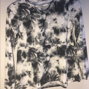 A marble Long sleeve shirt